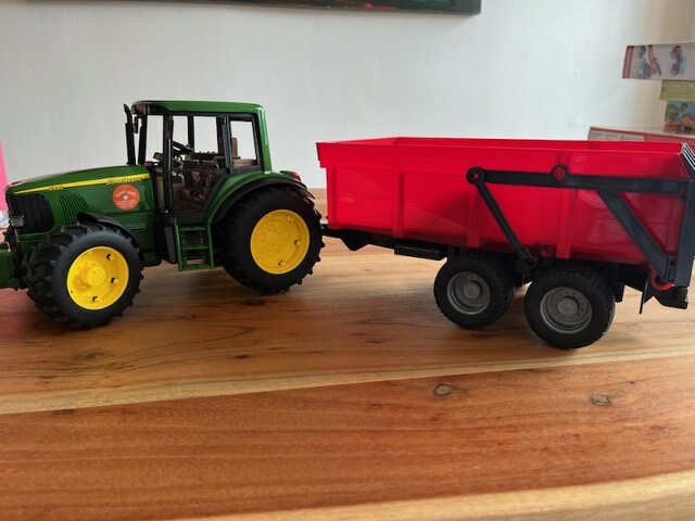 Bruder John Deere 6920 Tipping Trailer